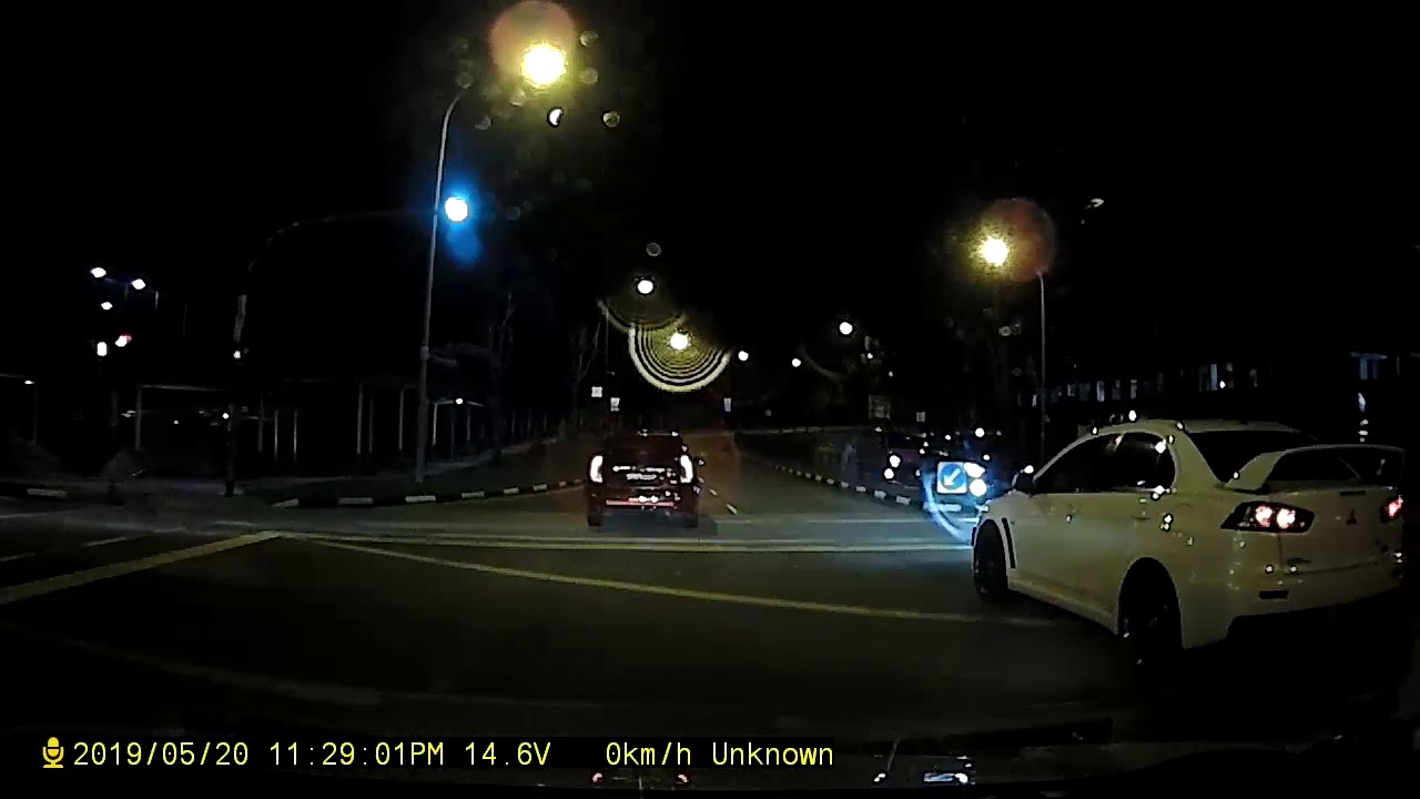 SMRT taxi making illegal U-turn