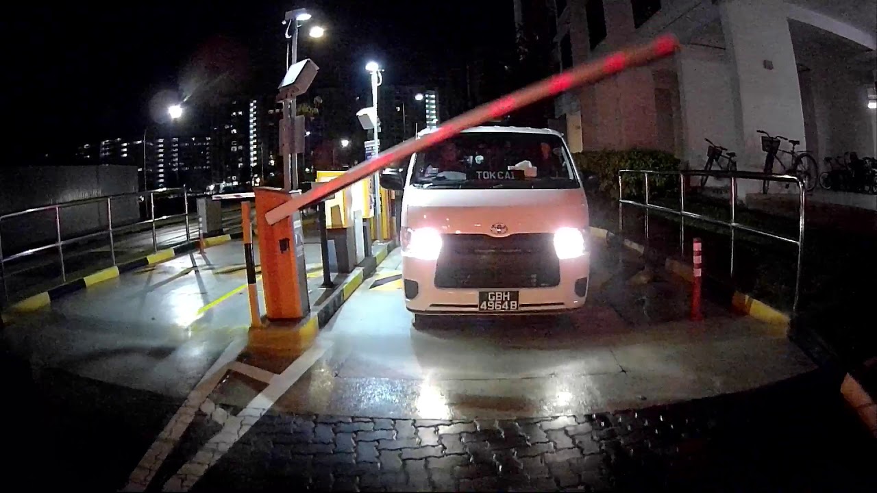 GBH4964B white van evading Parking Gantry