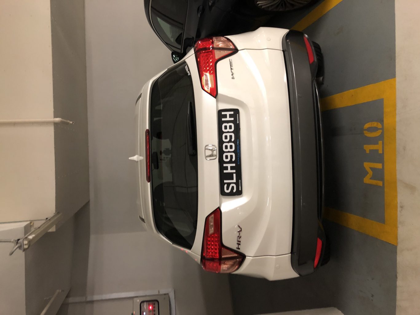 554D44C1-62A1-4D32-9B40-D1E9F1B3762E