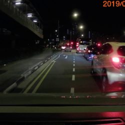 PA7475Y PA7475Y Speeding “Kidnap Van” almost skidded due to traffic light