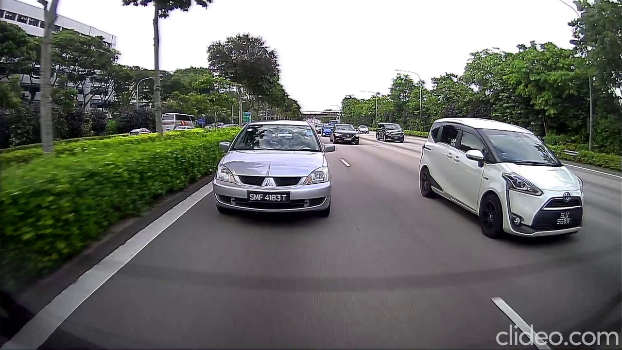 SMF4183T: SMF4183T cheapo trash think he driving ferarri