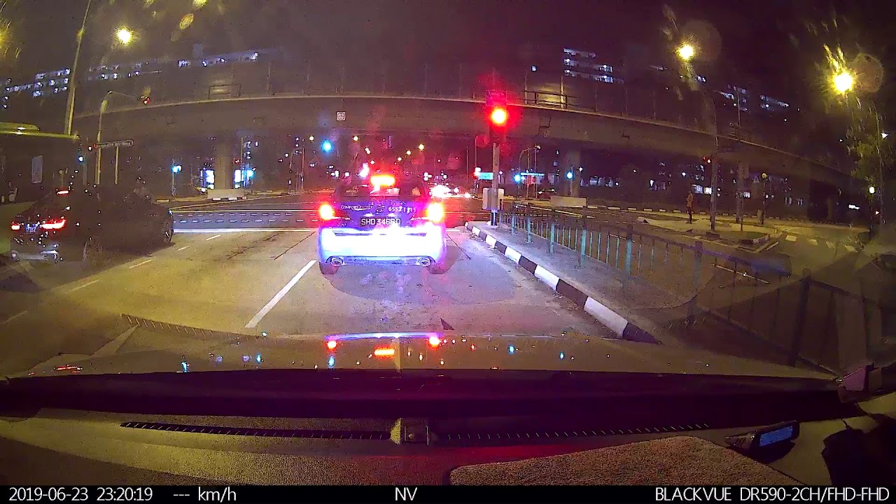 SHD3466D: Taxi ignores Red Light