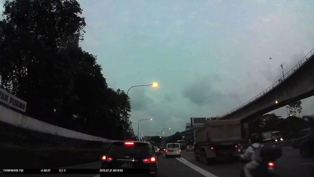 SLZ2673R SLZ2673R illegally and dangerously cut queue