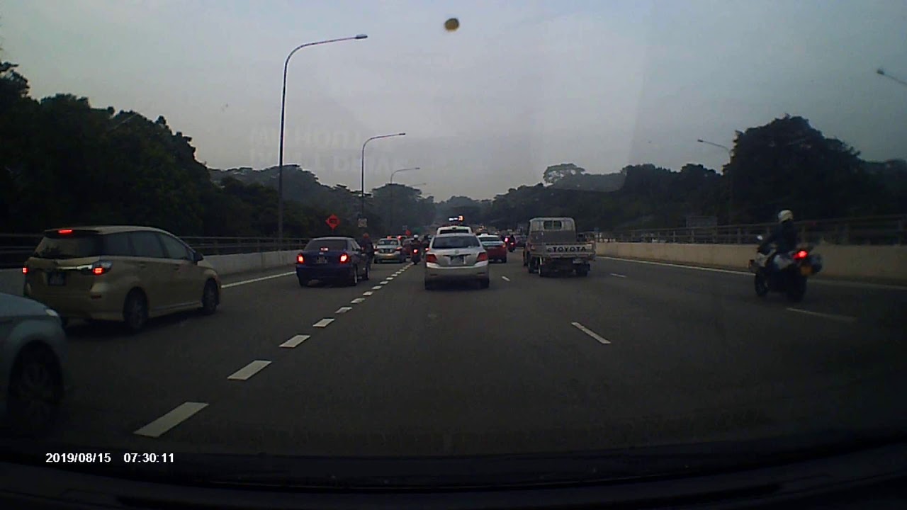 FY1730S FY1730S fail to check before changing lane and changing lane at double white lines