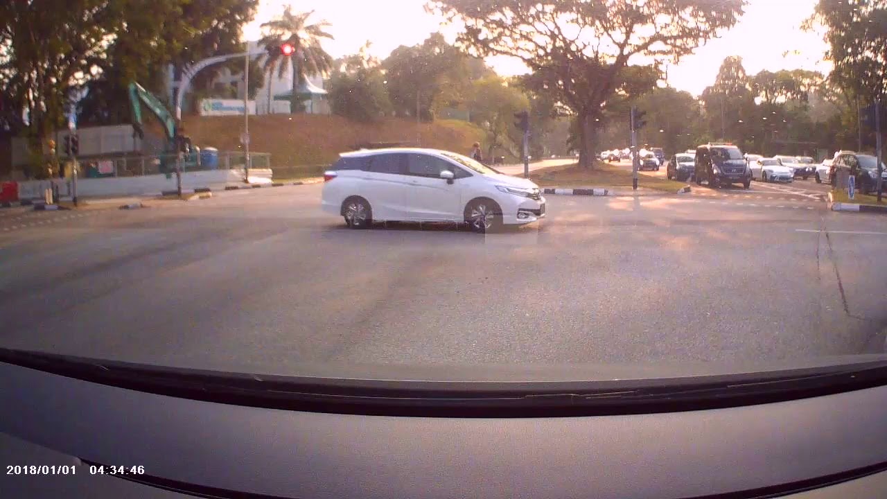 SGA700A Reckless White Porsche