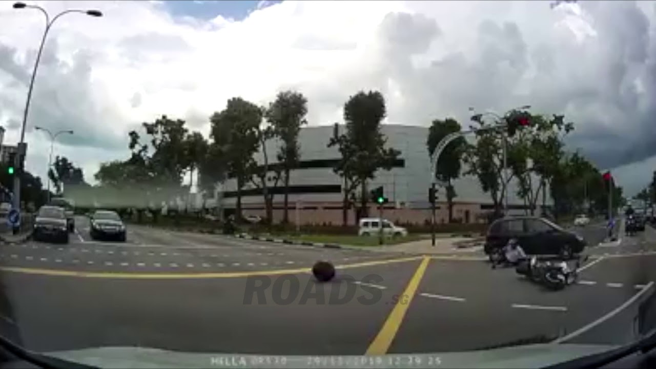Discretionary right turn went wrong