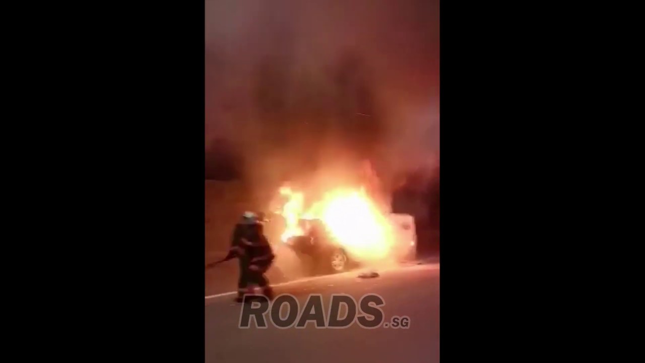Car on fire along SLE/CTE before Braddell Exit