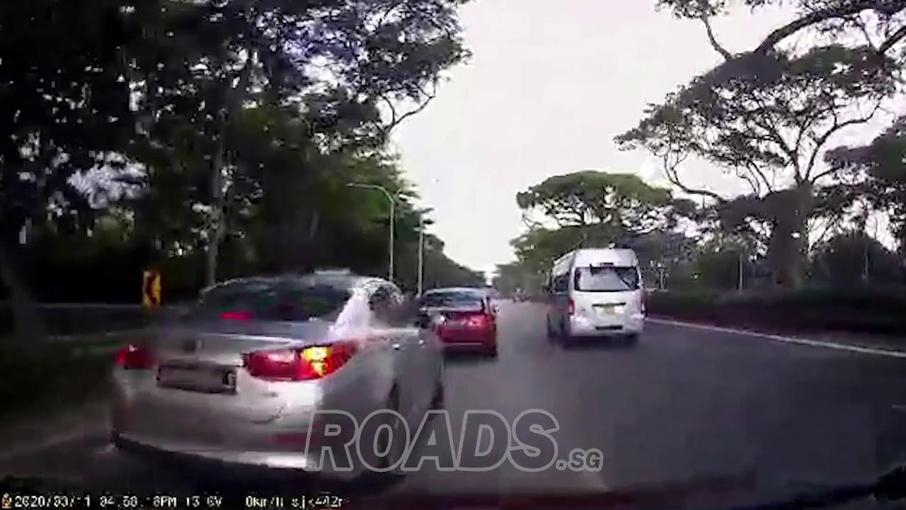 Road Bully Honda Civic caused an accident because he played jam brake game