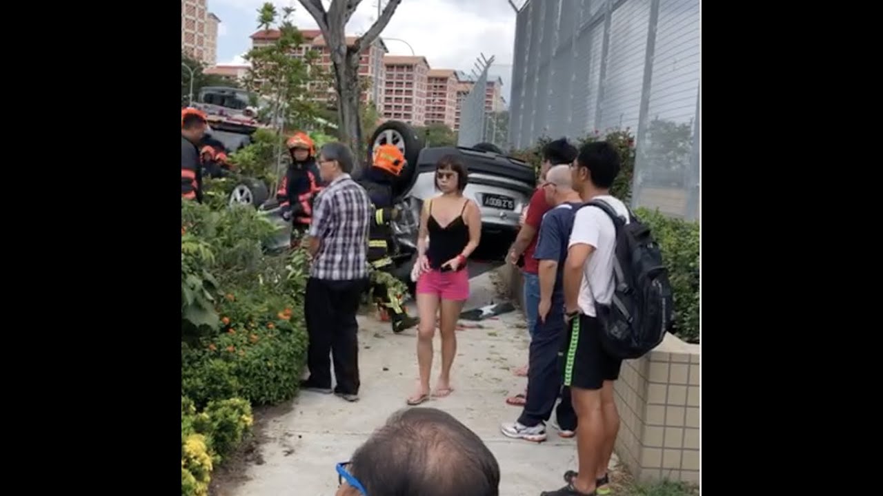 Nissan Qashqai flipping over at Bishan Road