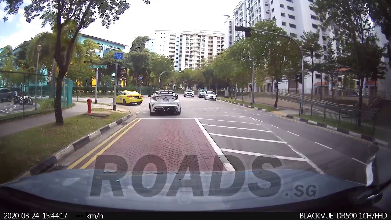 Reckless overtaking at woodlands crescent