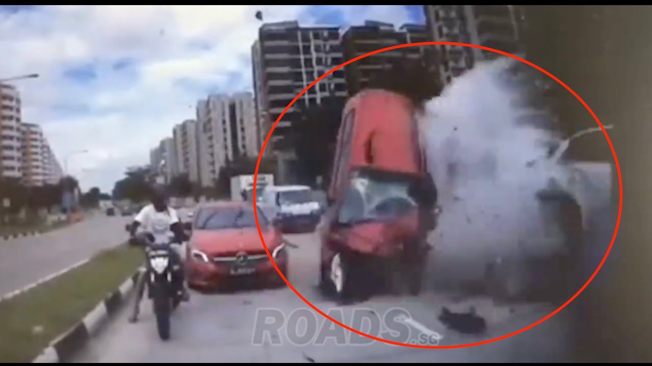 Footage for the 7-vehicle accident at Pasir Ris junction