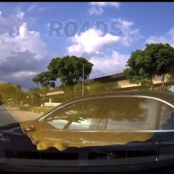 Mercedes #SLE1380C making illegal u-turn along Tampines Ave 9